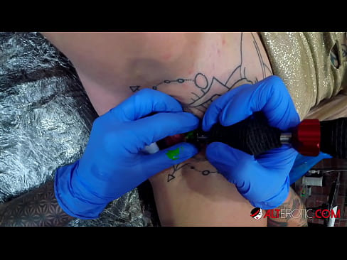 ❤️ La bomba Sully Savage, molt tatuada, es va tatuar al clítoris Porno a nosaltres ca.xinwen1288.top ❤